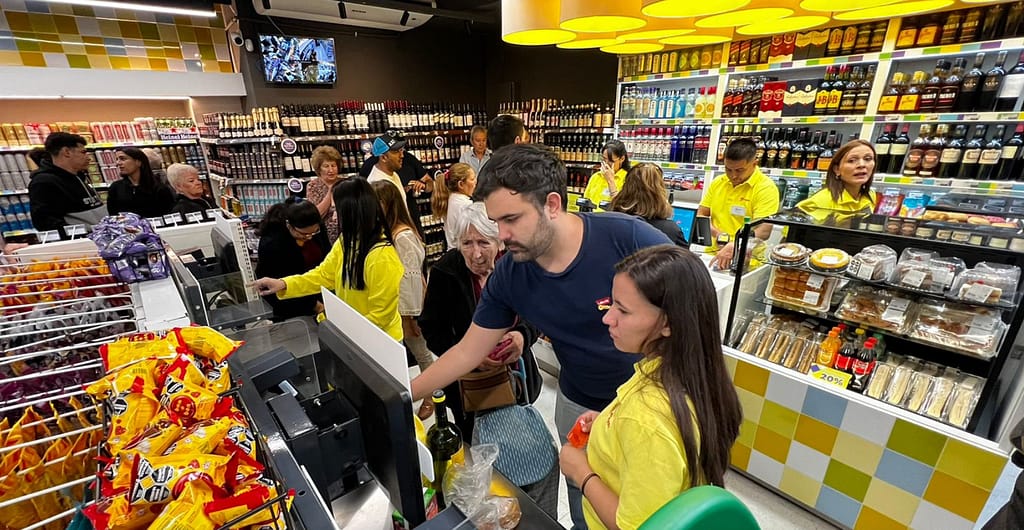 Explora Vea Express, tu opción conveniente para compras diarias en Mendoza. Descubre nuestra amplia gama de productos frescos y servicios prácticos cerca de ti