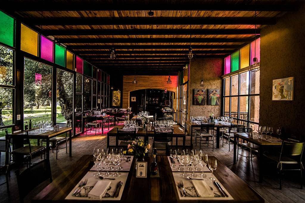 Restaurante de Alejandro Vigil en Mendoza. Interior unico para disfrutar de los mejores vinos.
