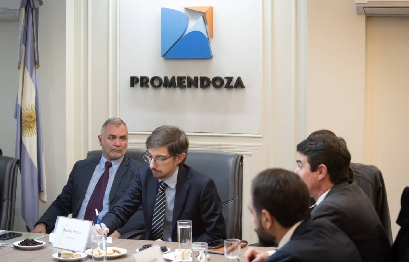 Oportunidades Globales: Mendoza Recibe a Representantes de Dubai Chambers para Fortalecer Alianzas de Inversión y Exportación